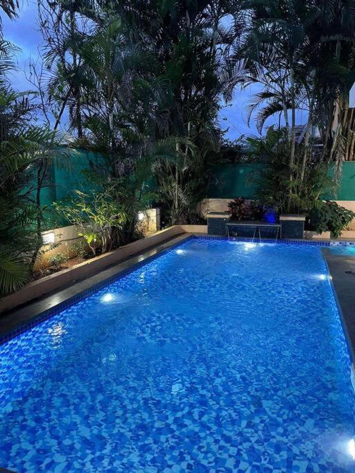 Corner House, Lonavla By Meheru-4 Bhk Villa With Pool Ngoại thất bức ảnh