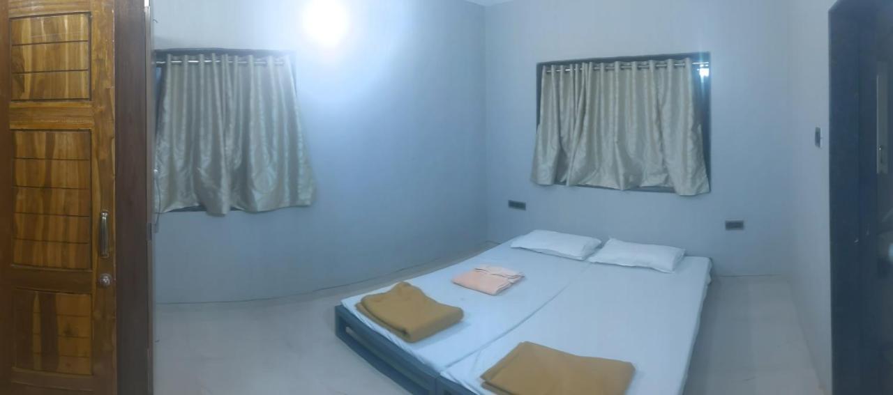 Corner House, Lonavla By Meheru-4 Bhk Villa With Pool Ngoại thất bức ảnh